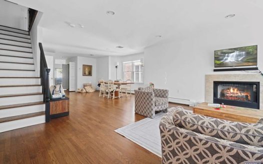 Townhouse located in Edgewater