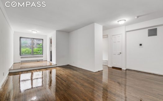 Family Home on Midtown Eastroodes.